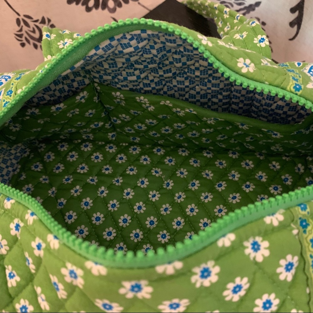 Adorable Vera Bradley Flower & Paisley Handbag - Picture 8 of 8